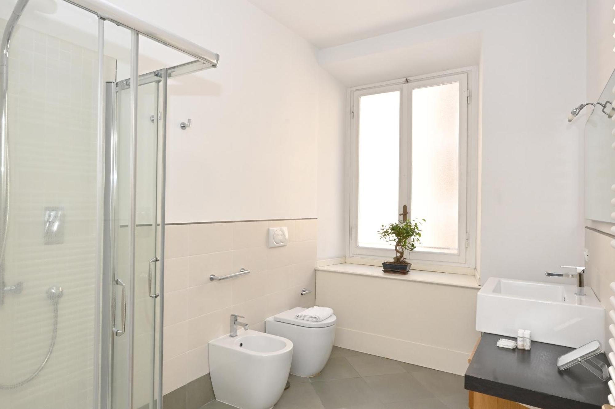 Exclusive Ponte Vecchio Apartment Florence